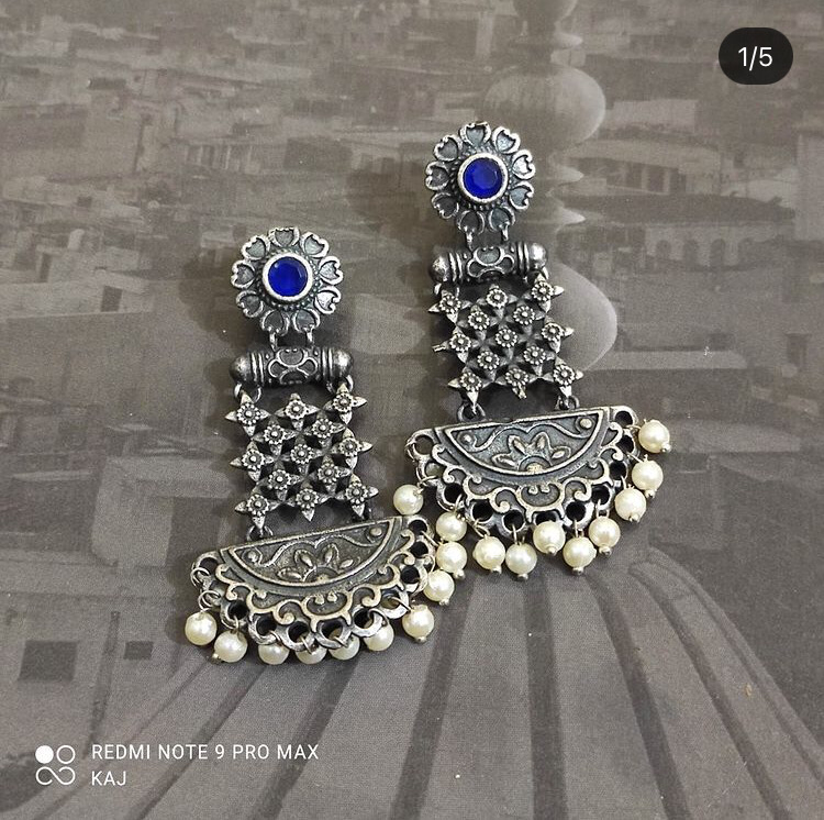 Oxidized Pearl Earrings