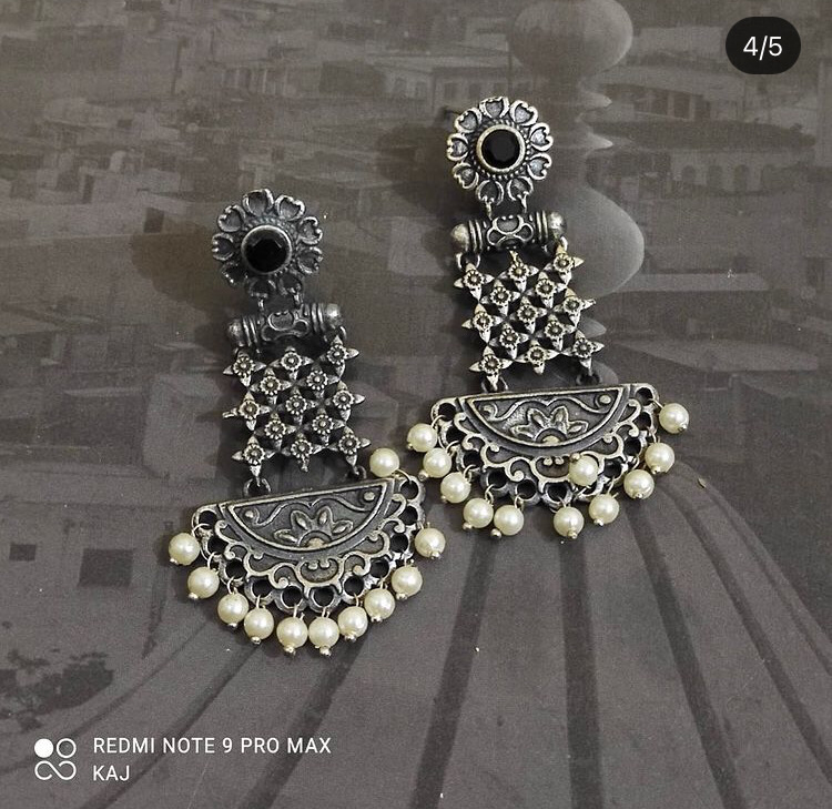 Oxidized Pearl Earrings