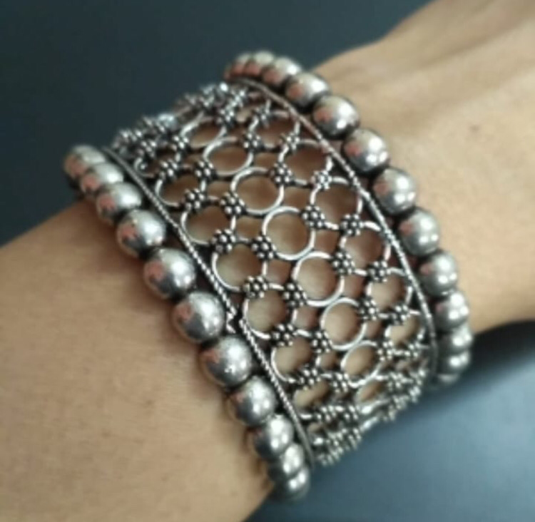 Brass Silver Look-alike Single Handcuff