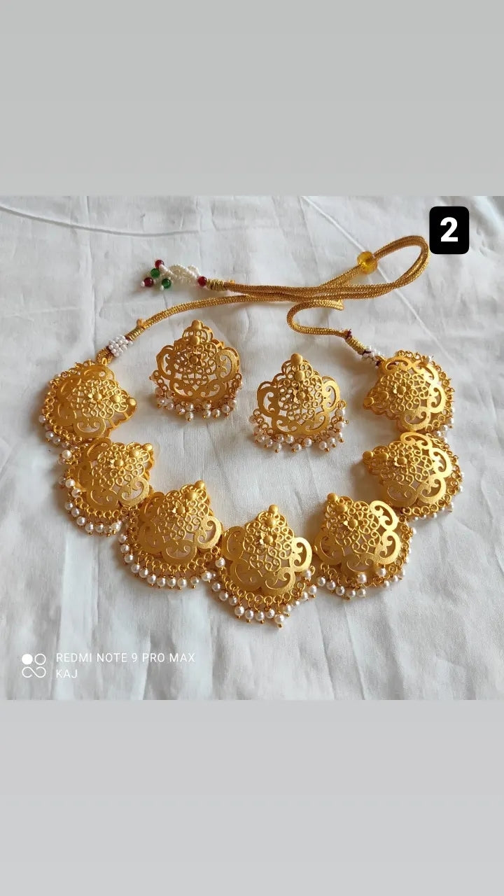 Matte Gold Necklace Set