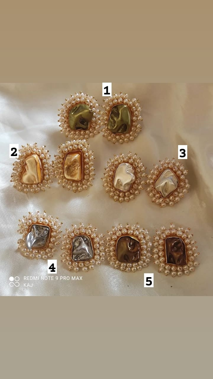 Taiwan Shell Pearl Studs