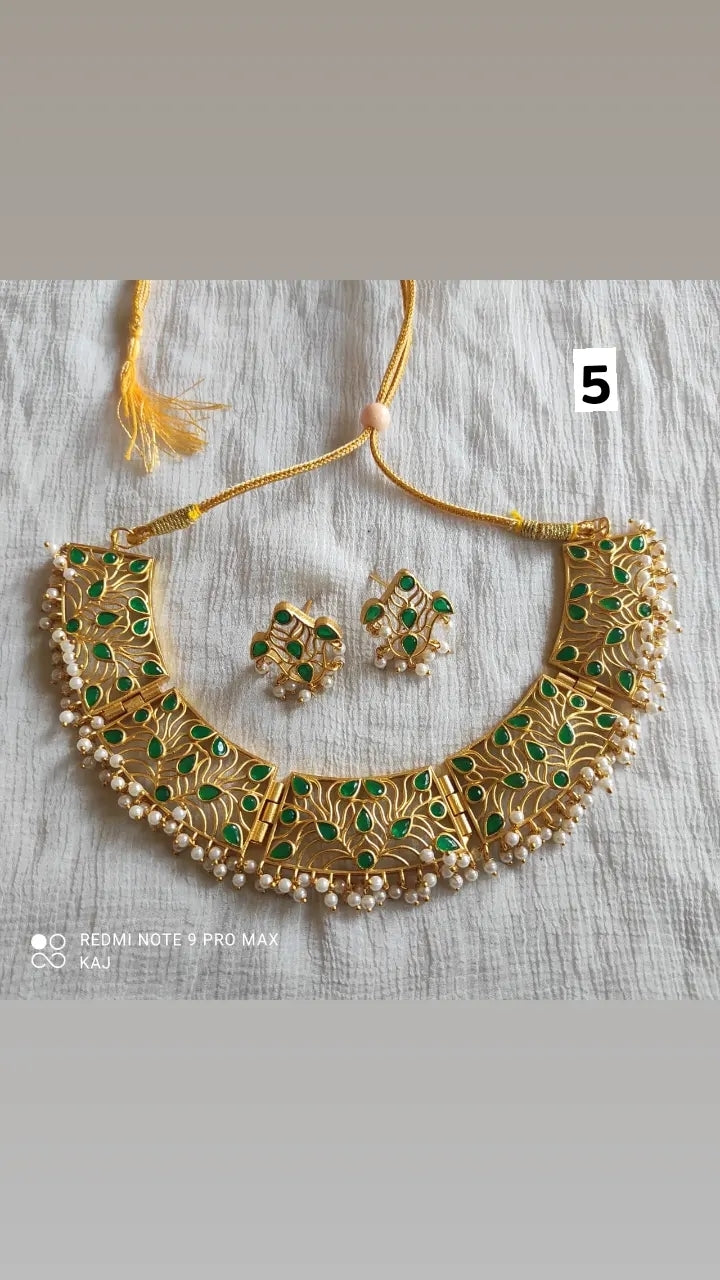 Matte Gold Chokerset