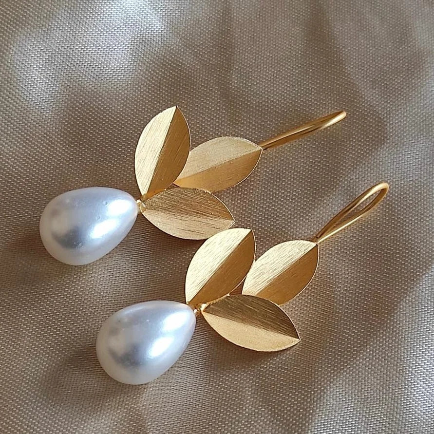 Pearl Hanging Hook Earrings