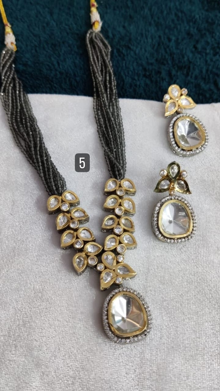 Foil Kundan Pearl Choker Set