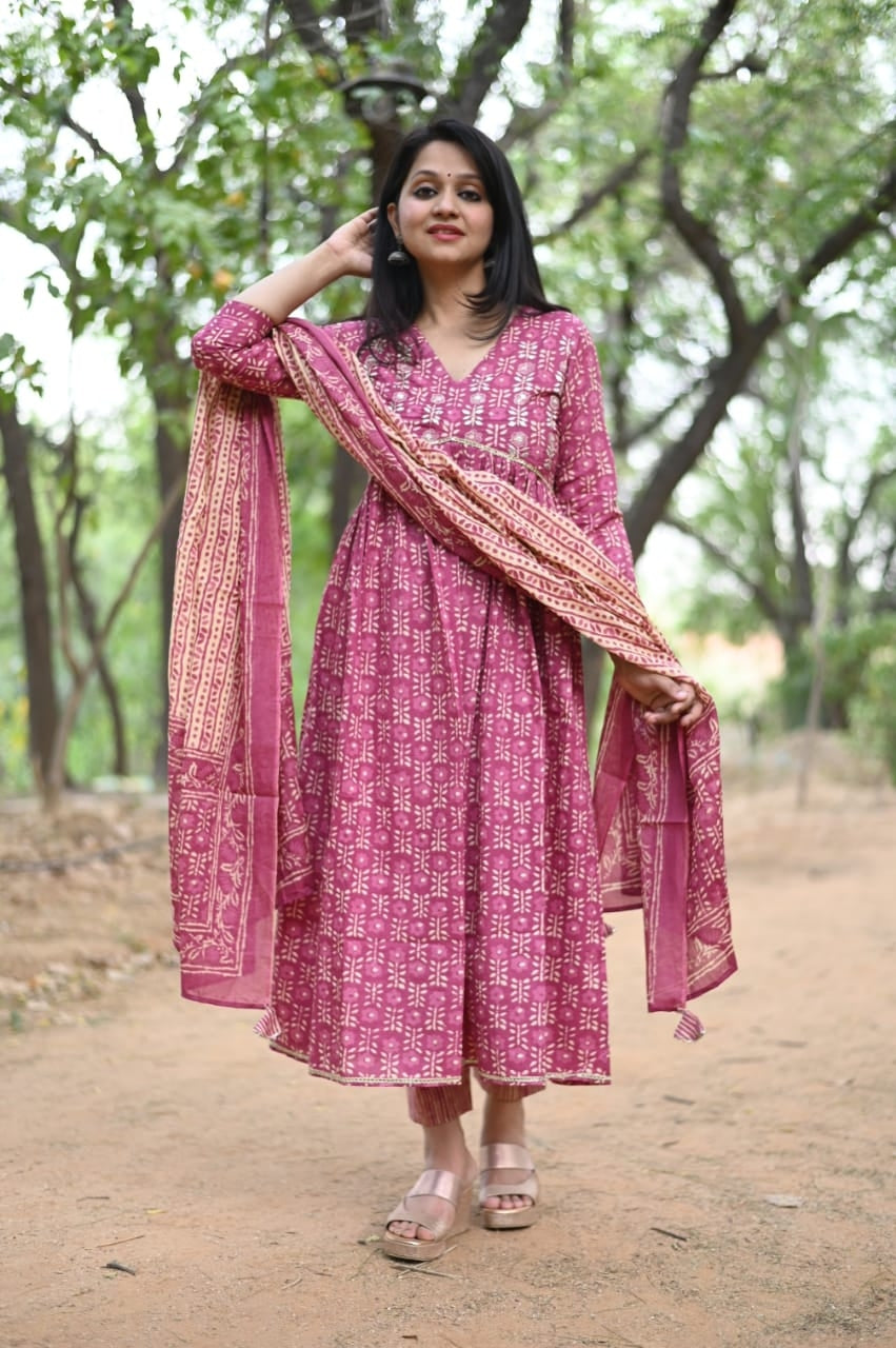 Alia Cut Anarkali Kurtaset