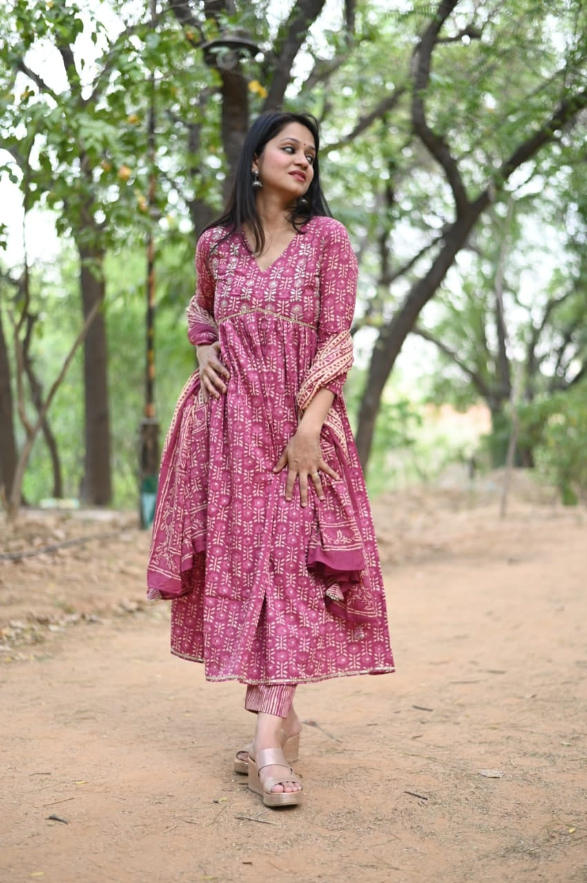 Alia Cut Anarkali Kurtaset
