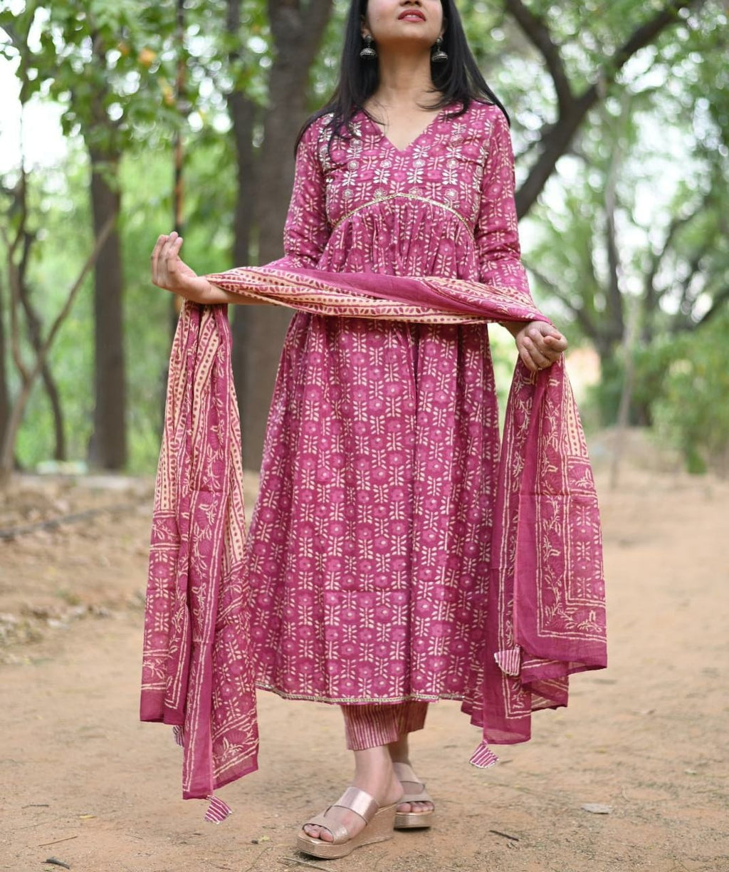 Alia Cut Anarkali Kurtaset