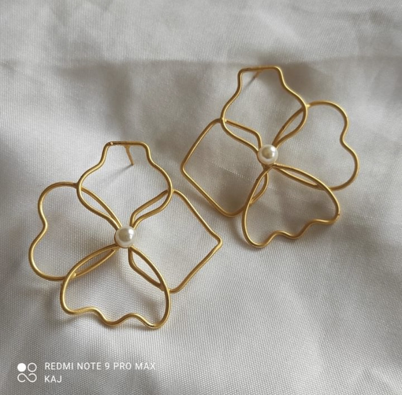 Light Weight Flower Earrings