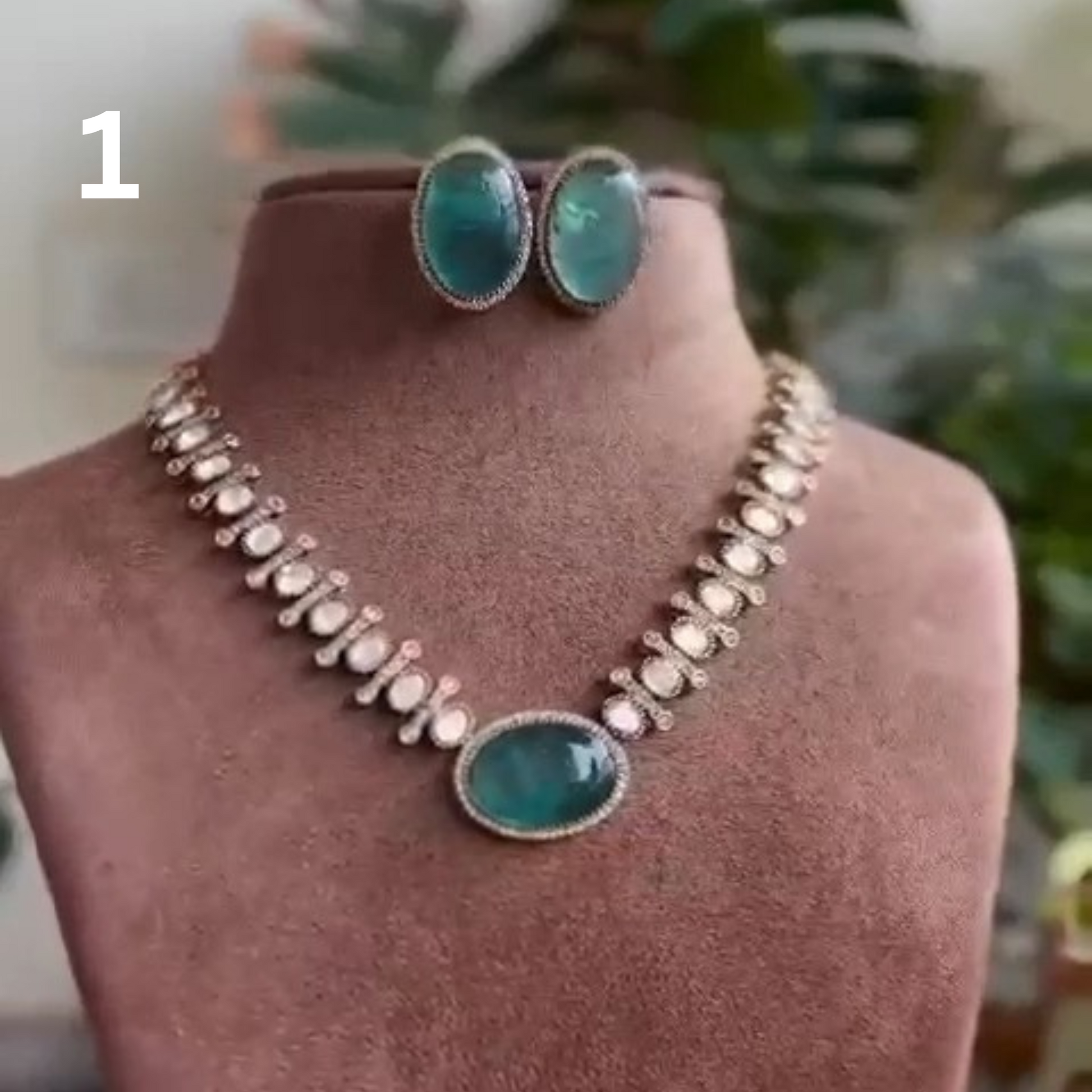 Elegant Ahmedabadi Kundan Chokerset