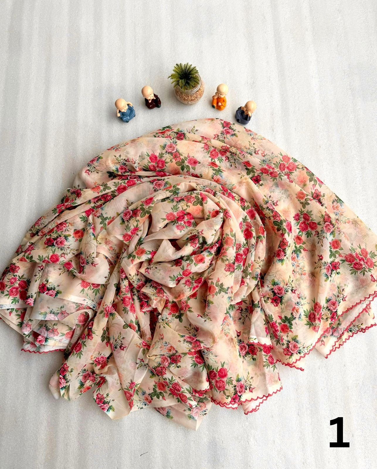 Floral Printed Chiffon Saree With Scalloped Border