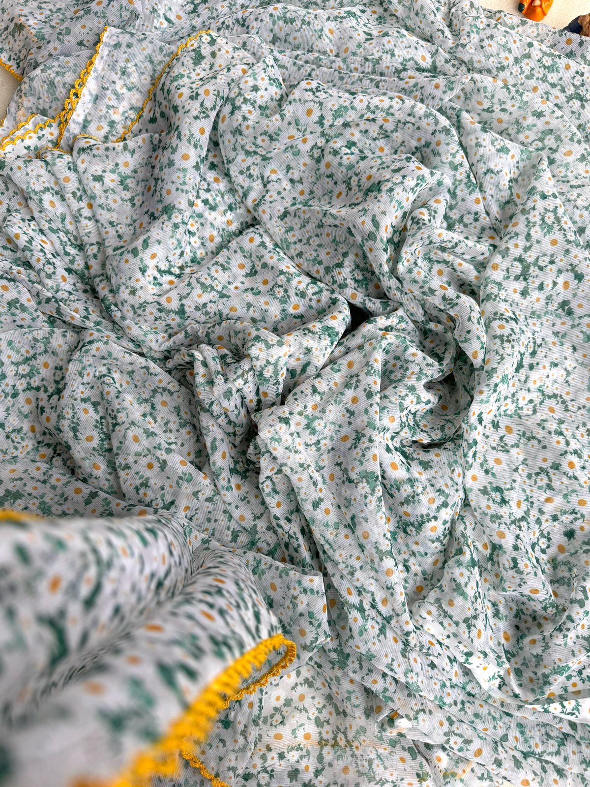 Floral Printed Chiffon Saree With Scalloped Border