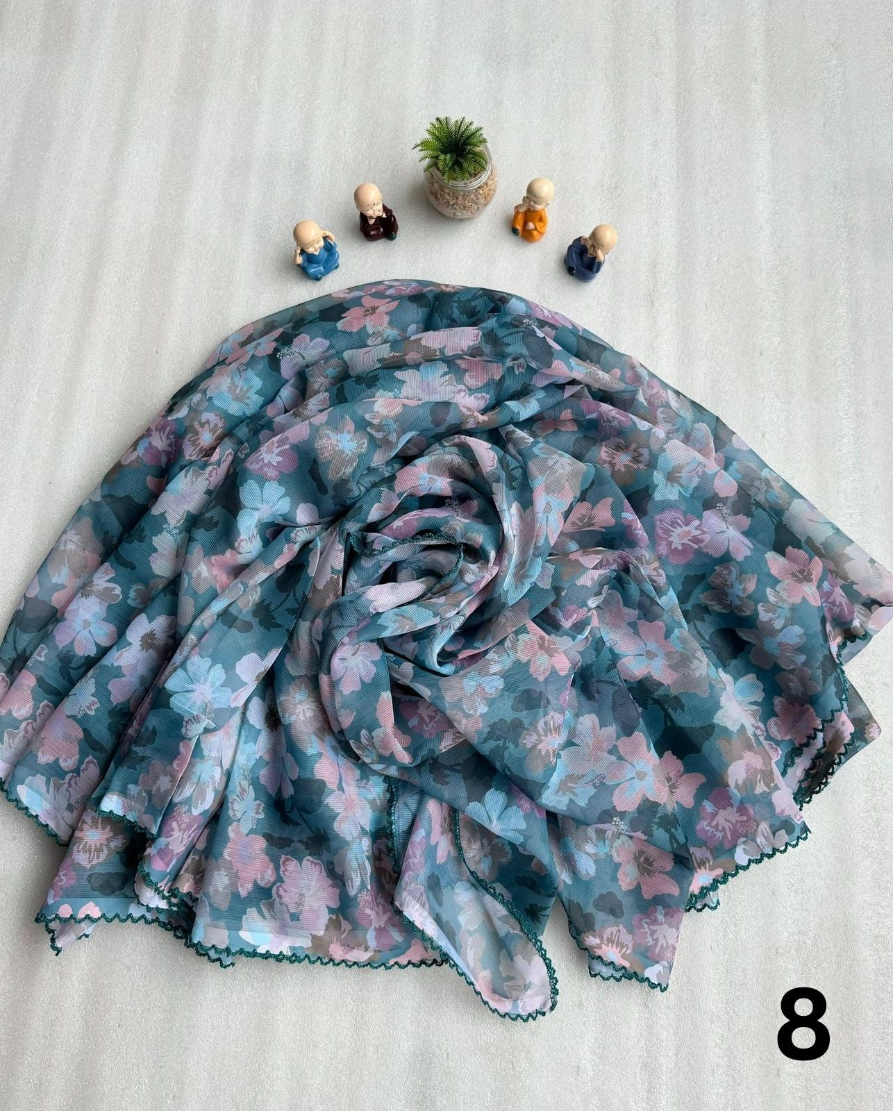 Floral Printed Chiffon Saree With Scalloped Border