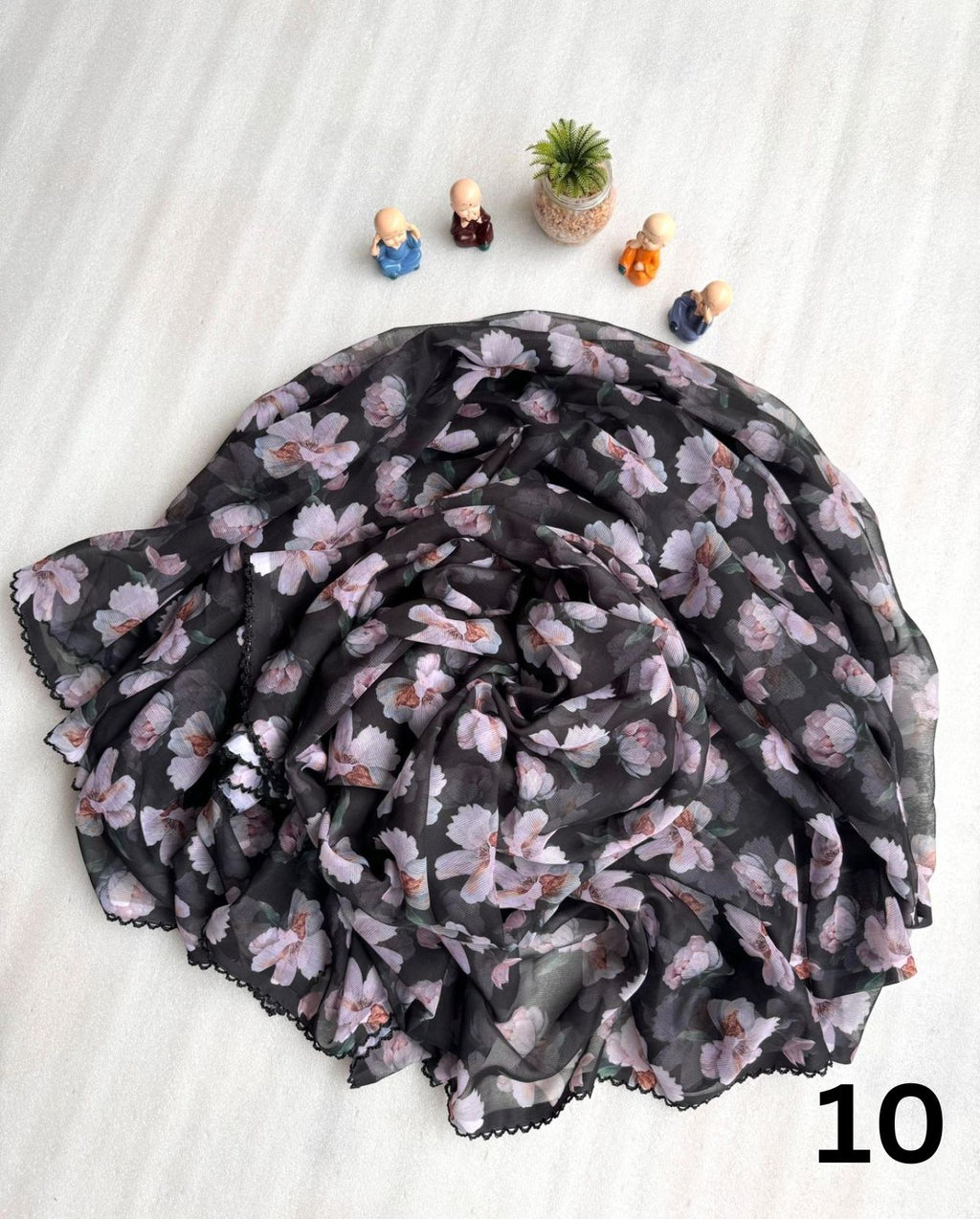 Floral Printed Chiffon Saree With Scalloped Border