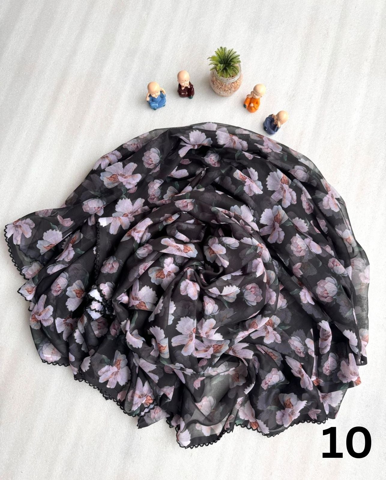 Floral Printed Chiffon Saree With Scalloped Border