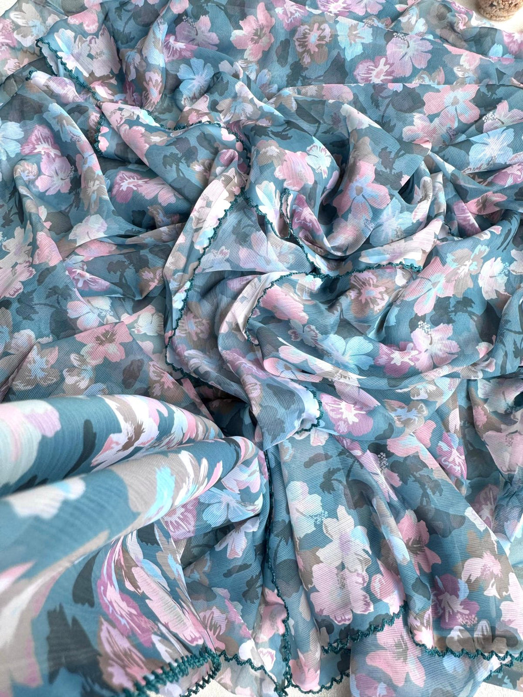 Floral Printed Chiffon Saree With Scalloped Border