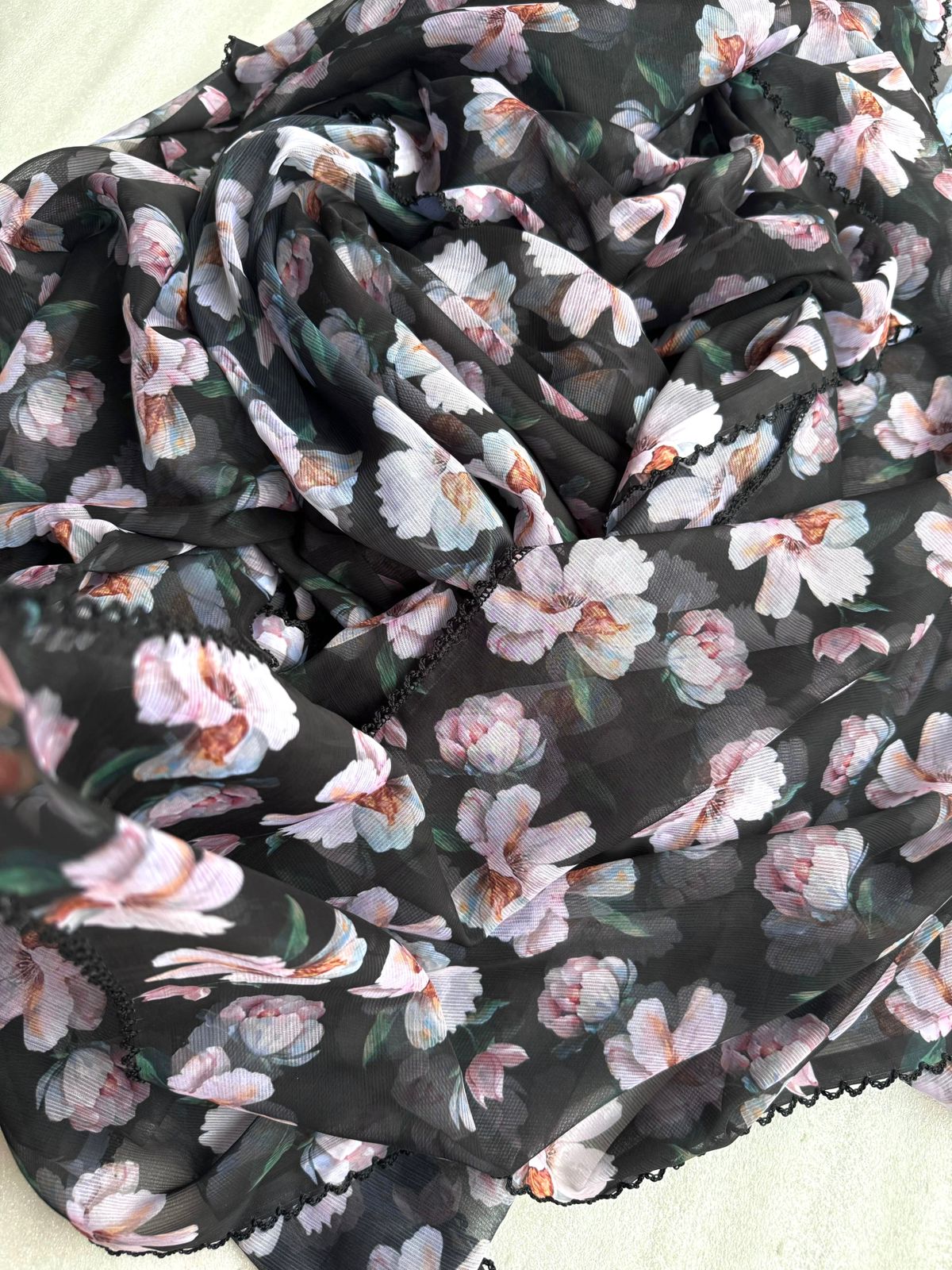 Floral Printed Chiffon Saree With Scalloped Border