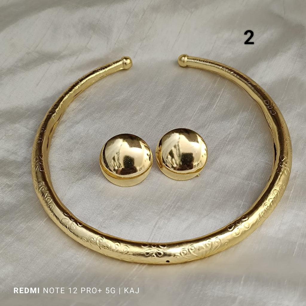 Gold Polished Hasli With Studs