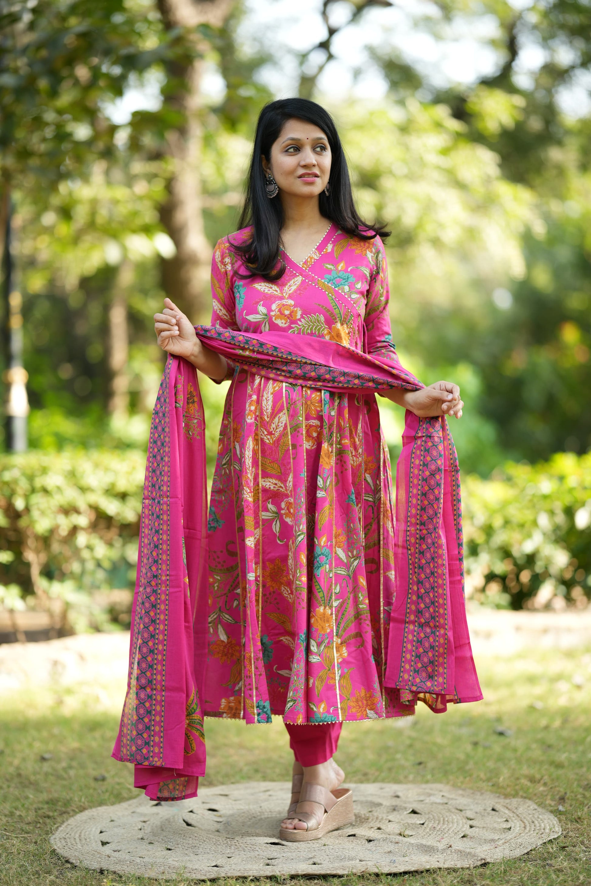 Pink Floral Anarkali Kurtaset