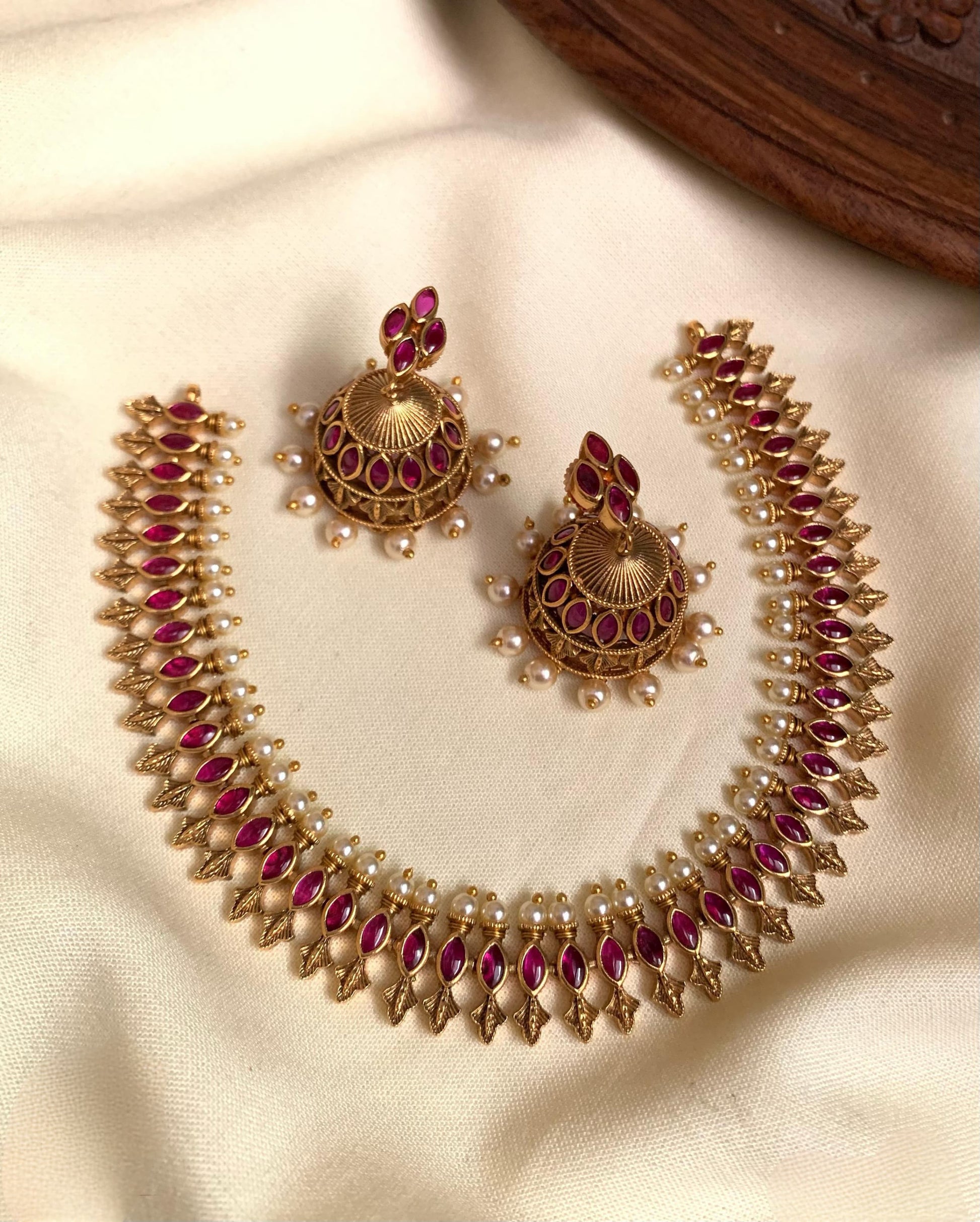 Premium Traditional Chokerset