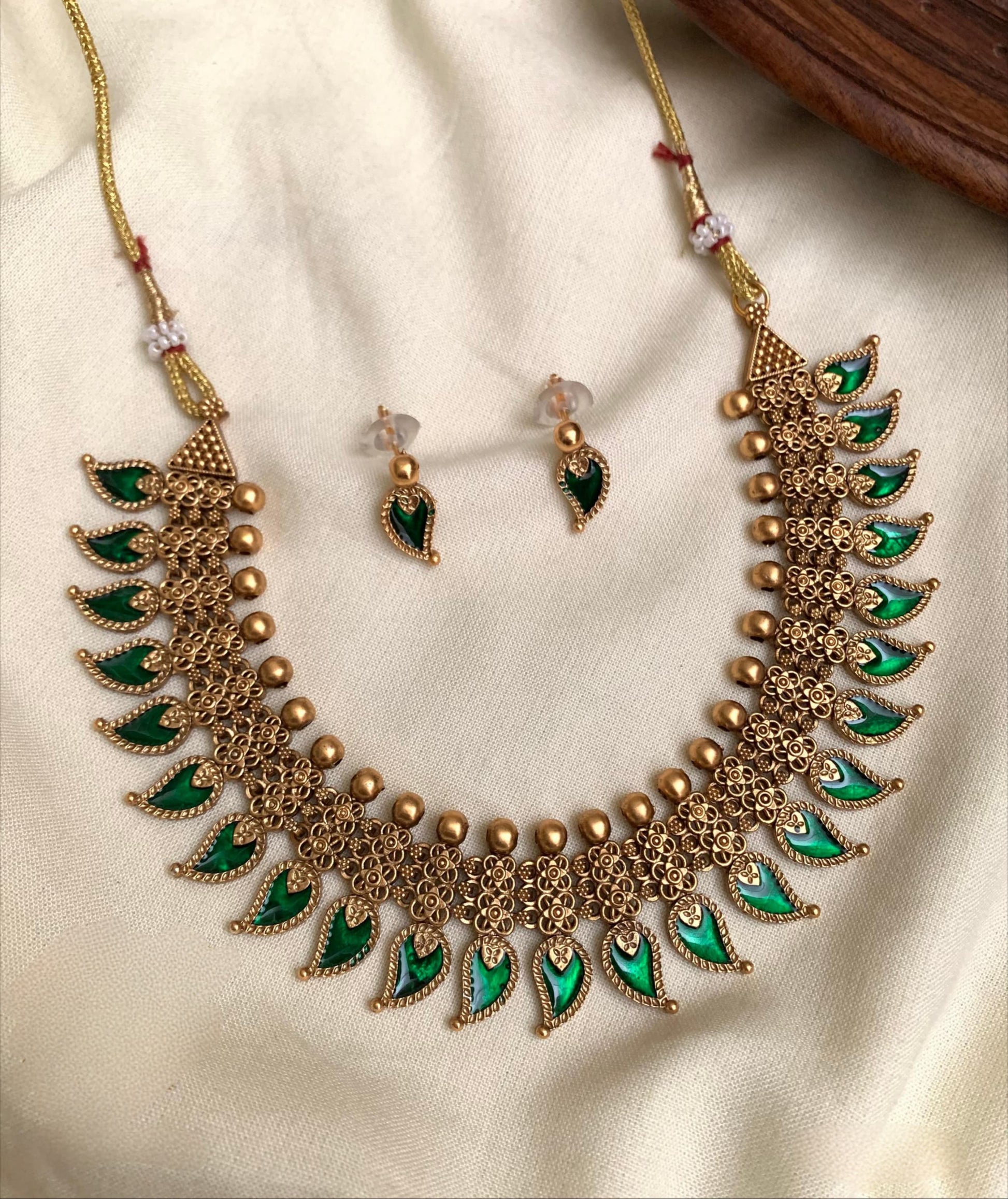 Festive Look Chokerset